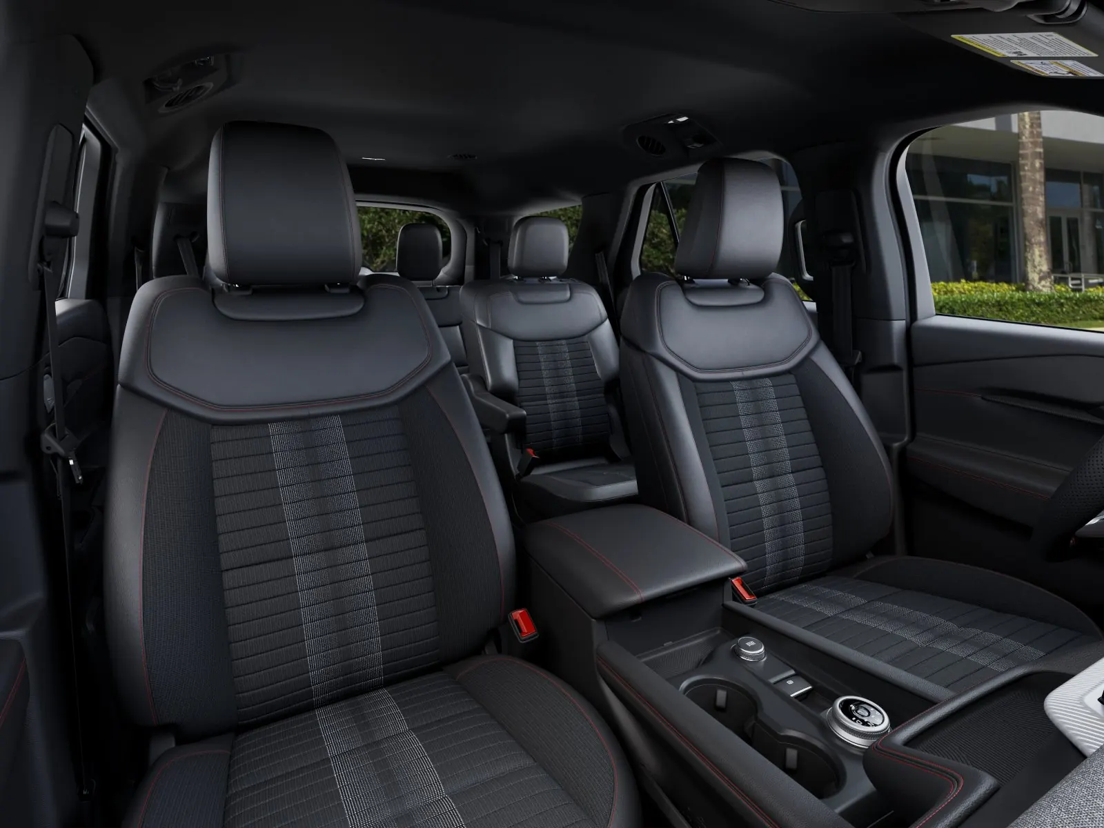 2027 Ford Explorer ST-Line - Photo 10