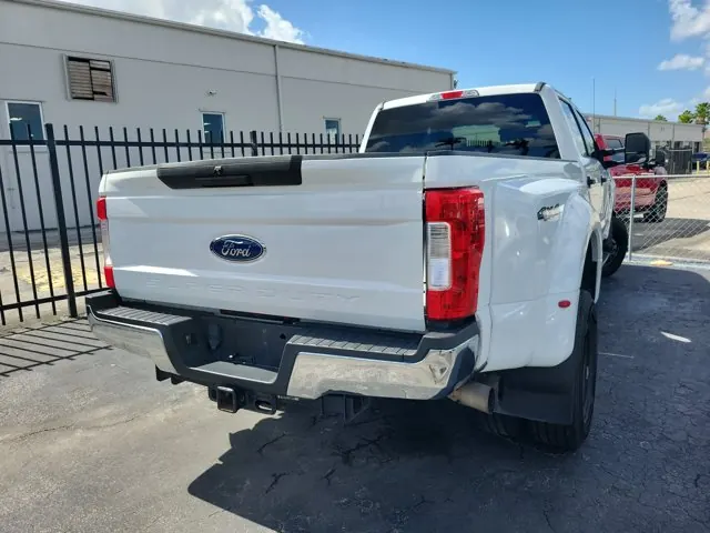 2018 Ford Super Duty F-350 DRW XLT 4WD Crew Cab 8' Box - Photo 6