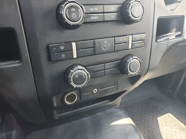2012 Ford F-150 2WD SuperCab 145 XL - Photo 17