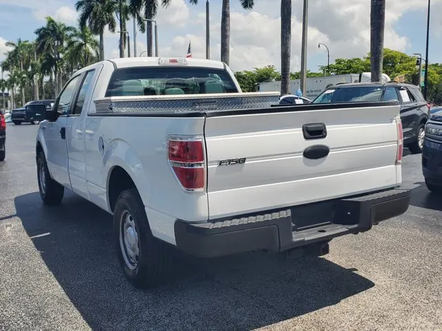 2012 Ford F-150 2WD SuperCab 145 XL - Photo 4