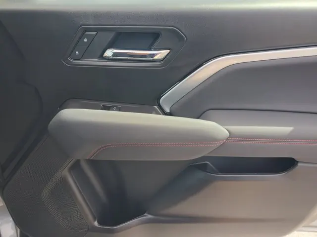 2025 Chevrolet Colorado 4WD Z71 - Photo 33