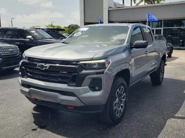2025 Chevrolet Colorado 4WD Z71 - Photo 3