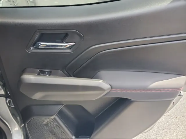 2025 Chevrolet Colorado 4WD Z71 - Photo 30