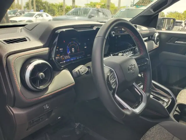 2025 Chevrolet Colorado 4WD Z71 - Photo 9