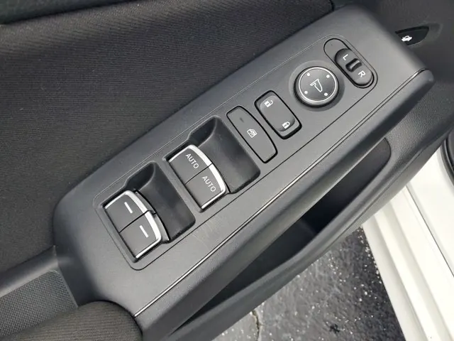 2025 Honda Civic Sedan LX CVT - Photo 12