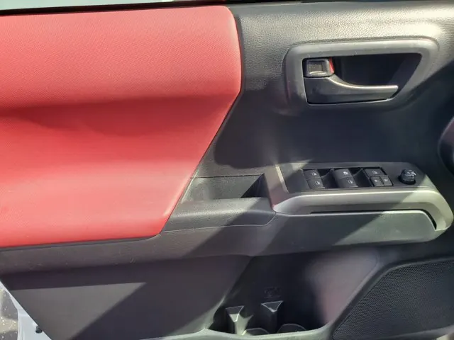 2022 Toyota Tacoma 2WD SR5 Double Cab 5' Bed V6 AT (Natl) - Photo 12