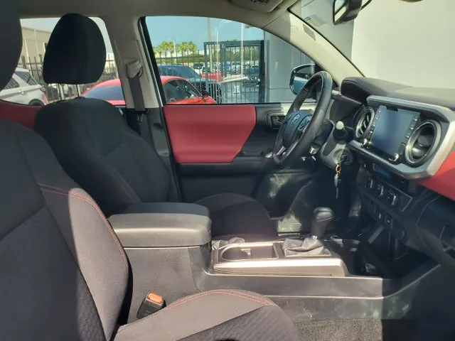 2022 Toyota Tacoma 2WD SR5 Double Cab 5' Bed V6 AT (Natl) - Photo 32