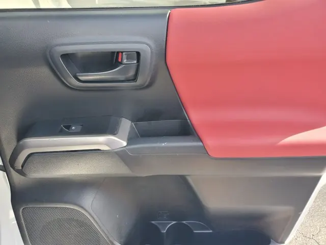 2022 Toyota Tacoma 2WD SR5 Double Cab 5' Bed V6 AT (Natl) - Photo 30