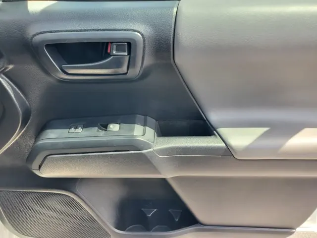2020 Toyota Tacoma 2WD SR Double Cab 5' Bed I4 AT (Natl) - Photo 32