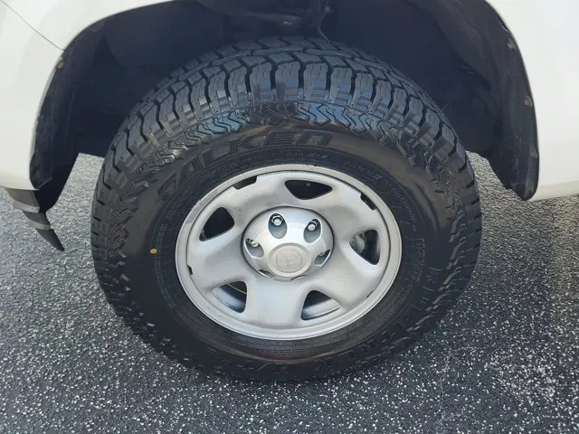 2020 Toyota Tacoma 2WD SR Double Cab 5' Bed I4 AT (Natl) - Photo 4