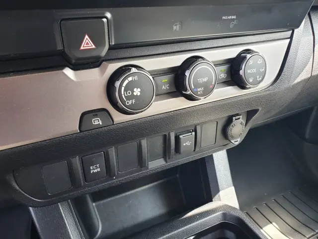 2020 Toyota Tacoma 2WD SR Double Cab 5' Bed I4 AT (Natl) - Photo 20