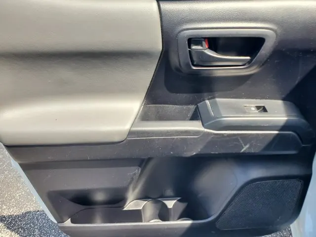 2020 Toyota Tacoma 2WD SR Double Cab 5' Bed I4 AT (Natl) - Photo 26