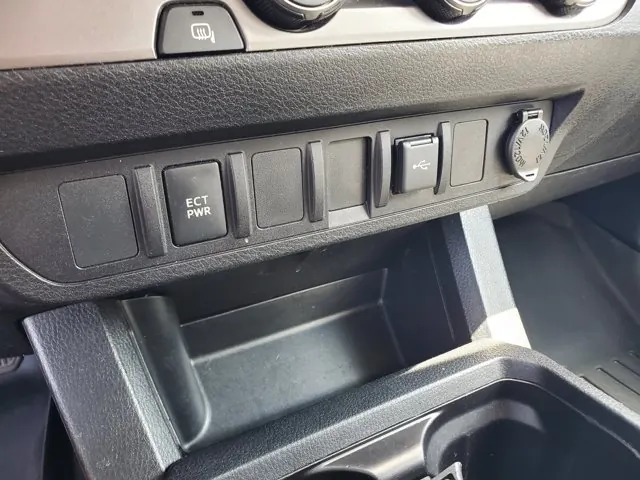 2020 Toyota Tacoma 2WD SR Double Cab 5' Bed I4 AT (Natl) - Photo 21