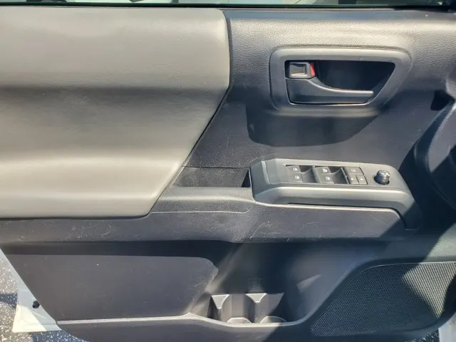 2020 Toyota Tacoma 2WD SR Double Cab 5' Bed I4 AT (Natl) - Photo 10