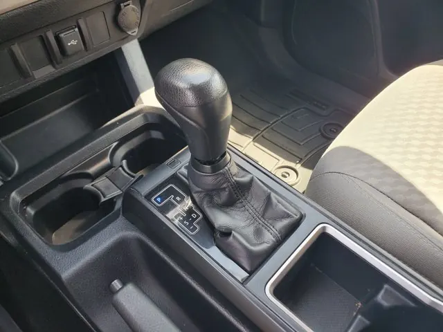 2020 Toyota Tacoma 2WD SR Double Cab 5' Bed I4 AT (Natl) - Photo 22
