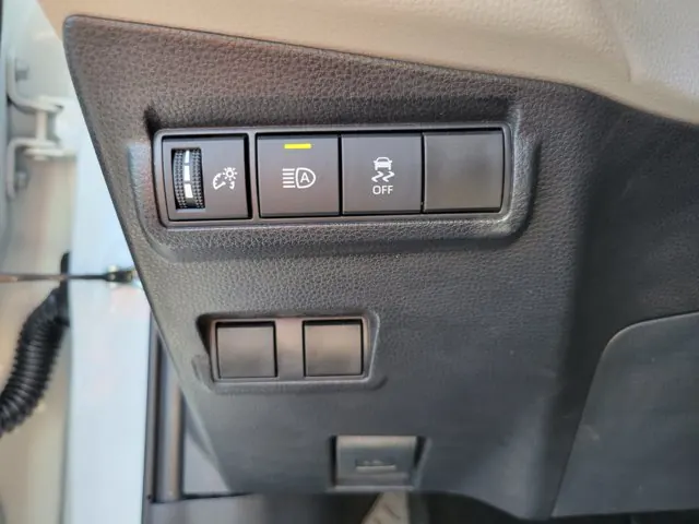 2026 Toyota Corolla Cross L 2WD (Natl) - Photo 14