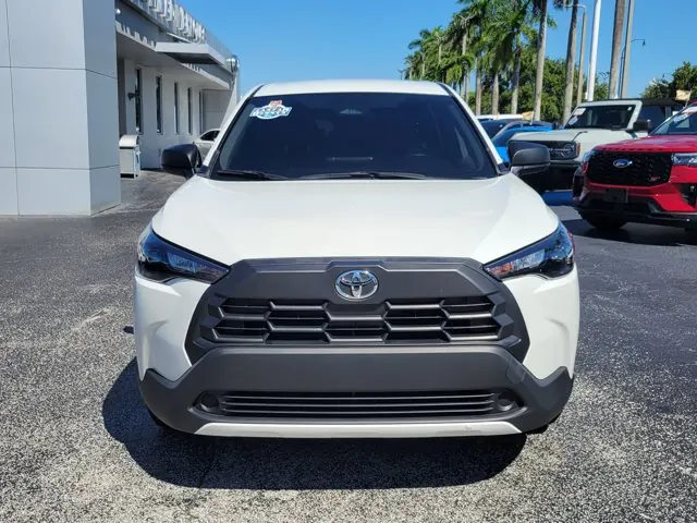 2026 Toyota Corolla Cross L 2WD (Natl) - Photo 2