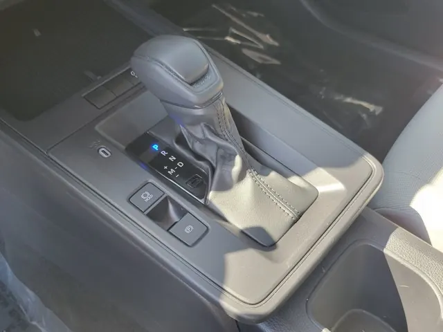 2026 Toyota Corolla Cross L 2WD (Natl) - Photo 21