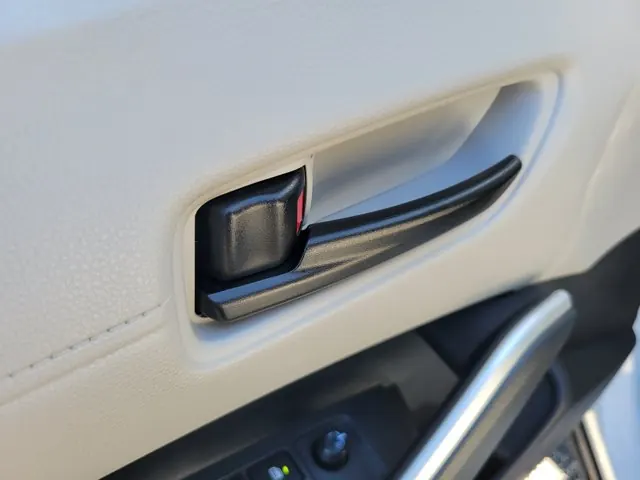 2026 Toyota Corolla Cross L 2WD (Natl) - Photo 13