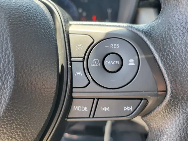 2026 Toyota Corolla Cross L 2WD (Natl) - Photo 17