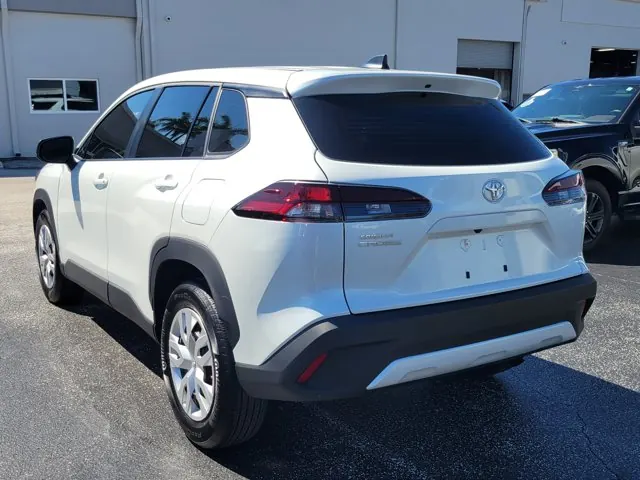 2026 Toyota Corolla Cross L 2WD (Natl) - Photo 5
