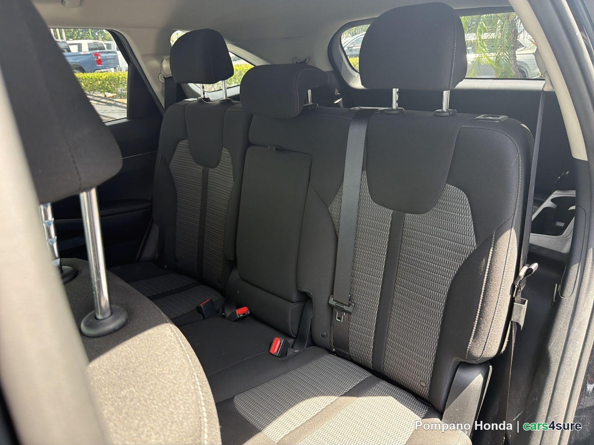 2023 KIA Sorento LX - Photo 6