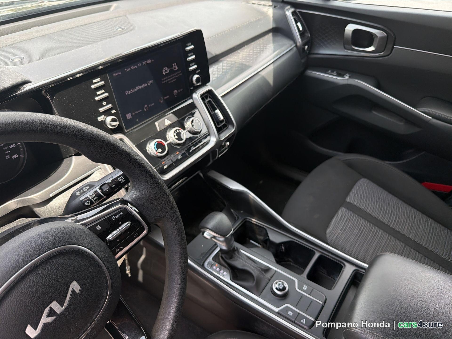 2023 KIA Sorento LX - Photo 10