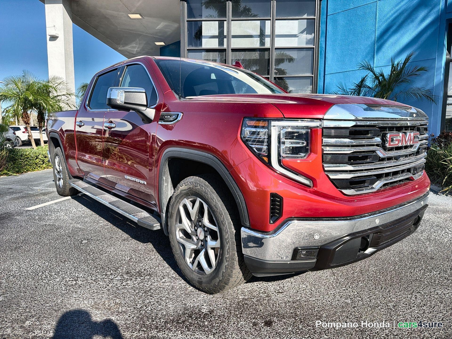 2023 GMC Sierra SLT - Photo 2