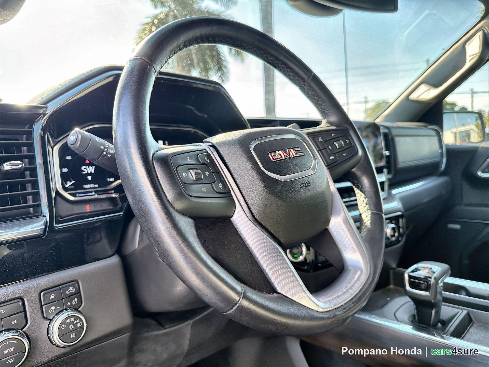 2023 GMC Sierra SLT - Photo 3