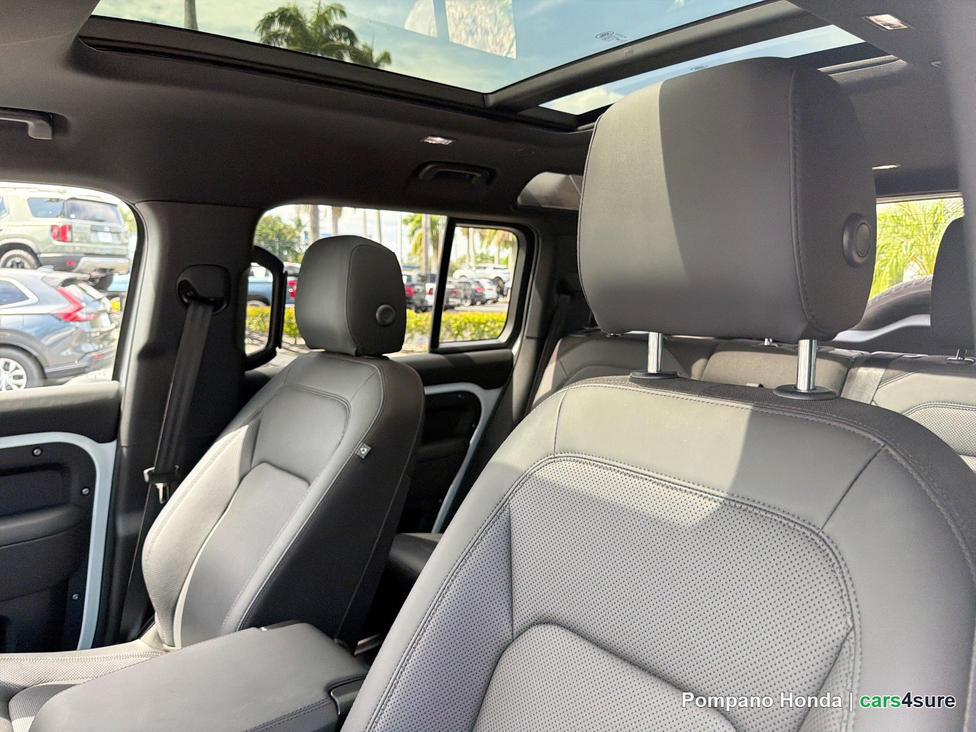 2025 LAND ROVER Defender 110 S - Photo 12
