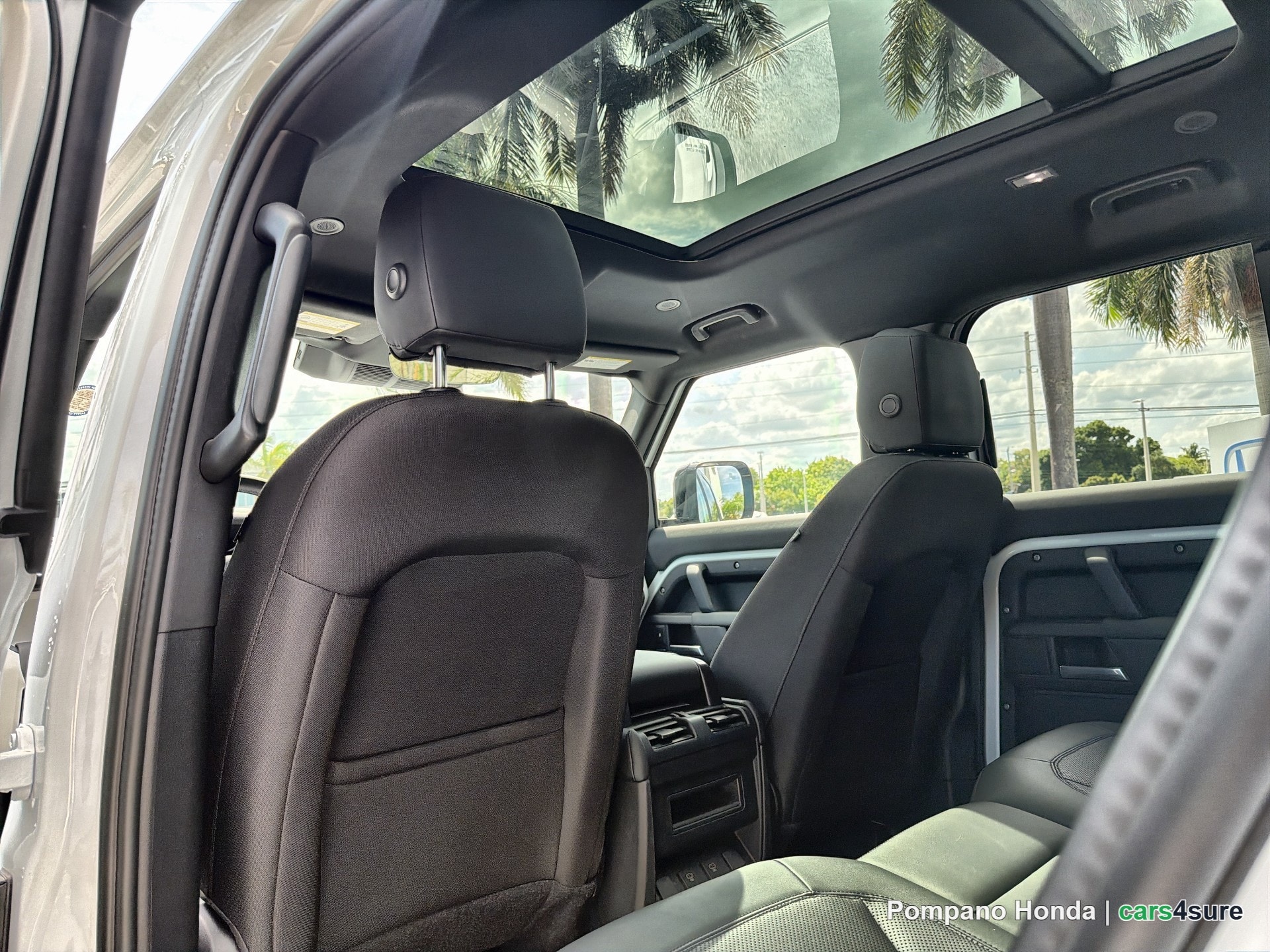 2025 LAND ROVER Defender 110 S - Photo 13