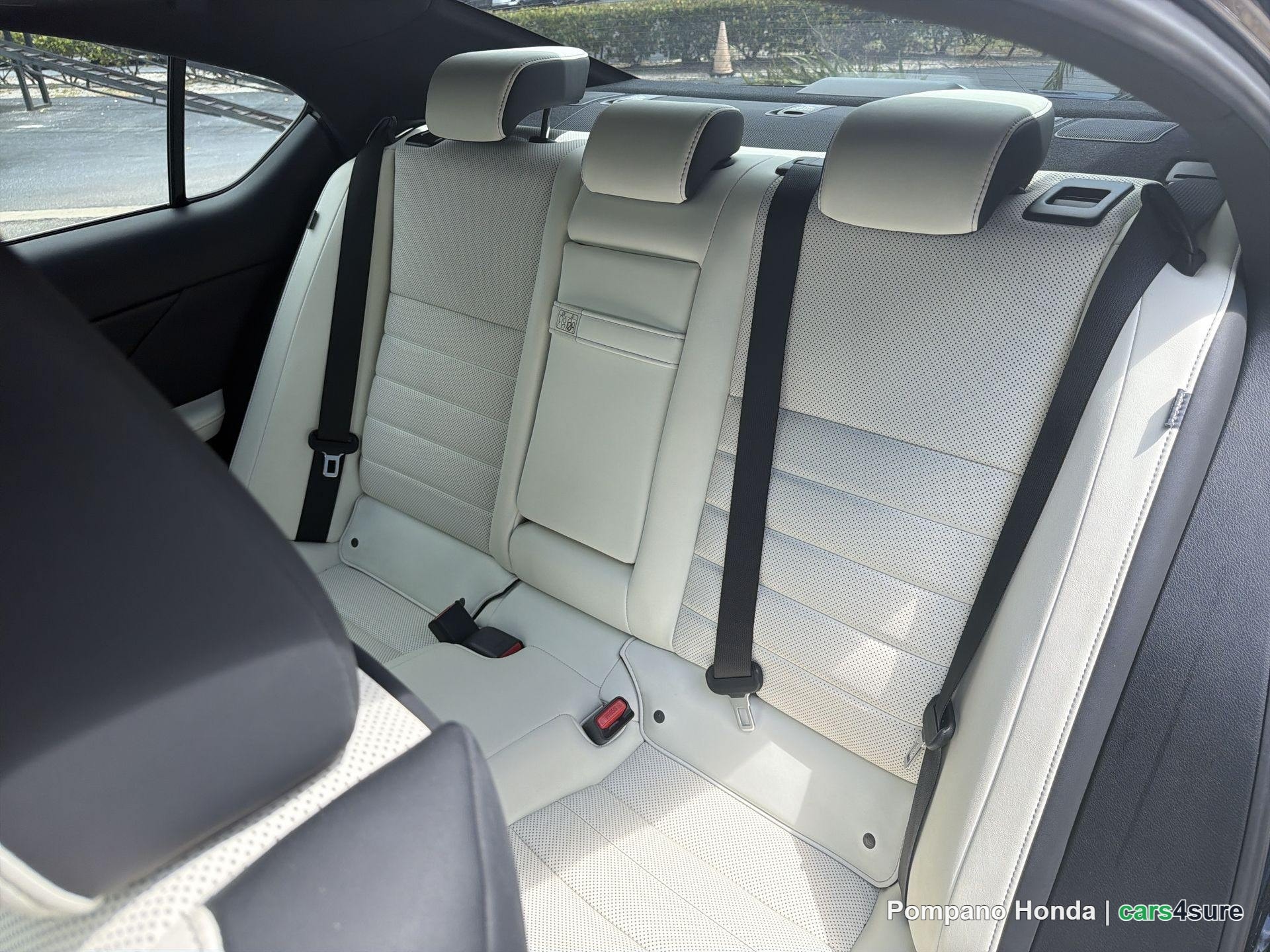2022 LEXUS IS 350 F Sport - Photo 5
