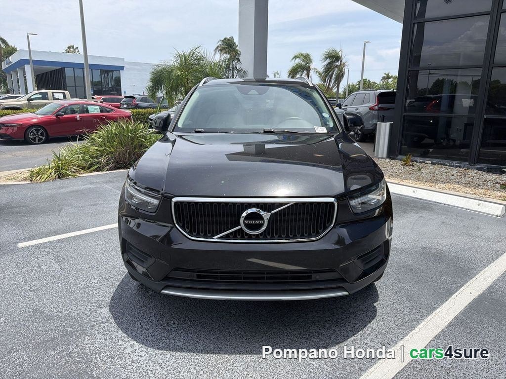 2020 VOLVO XC40 Momentum - Photo 2