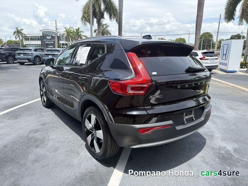 2020 VOLVO XC40 Momentum - Photo 5