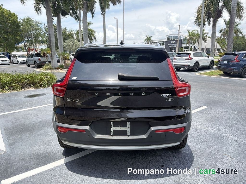2020 VOLVO XC40 Momentum - Photo 6