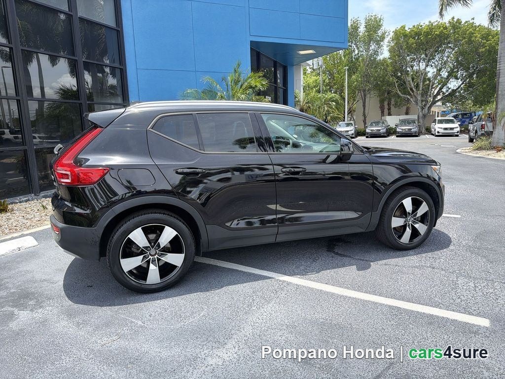2020 VOLVO XC40 Momentum - Photo 7