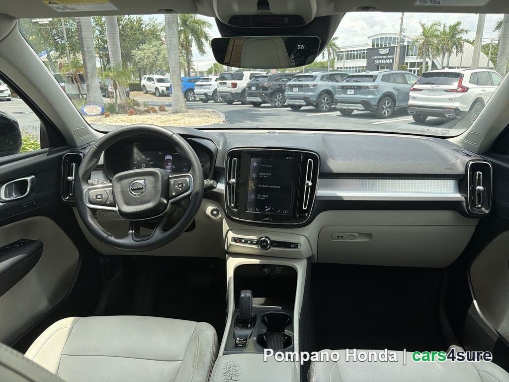 2020 VOLVO XC40 Momentum - Photo 9