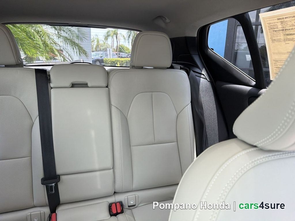 2020 VOLVO XC40 Momentum - Photo 12