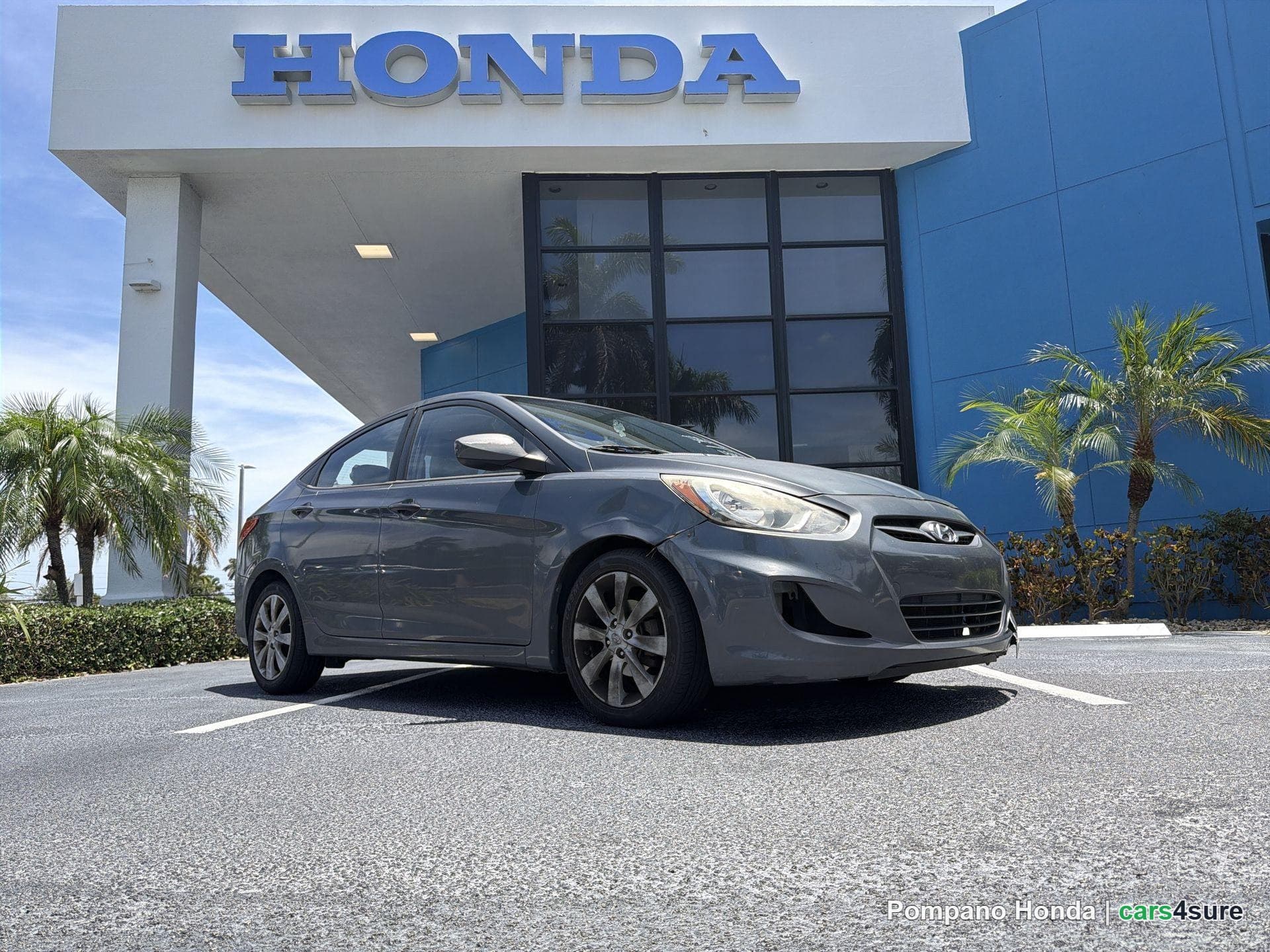 2012 HYUNDAI Accent GLS (Middle grade)