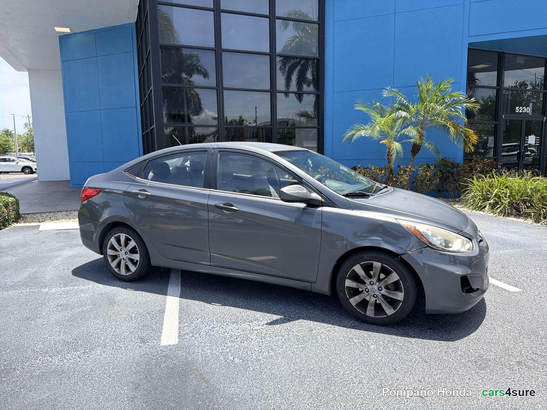 2012 HYUNDAI Accent GLS (Middle grade) - Photo 2