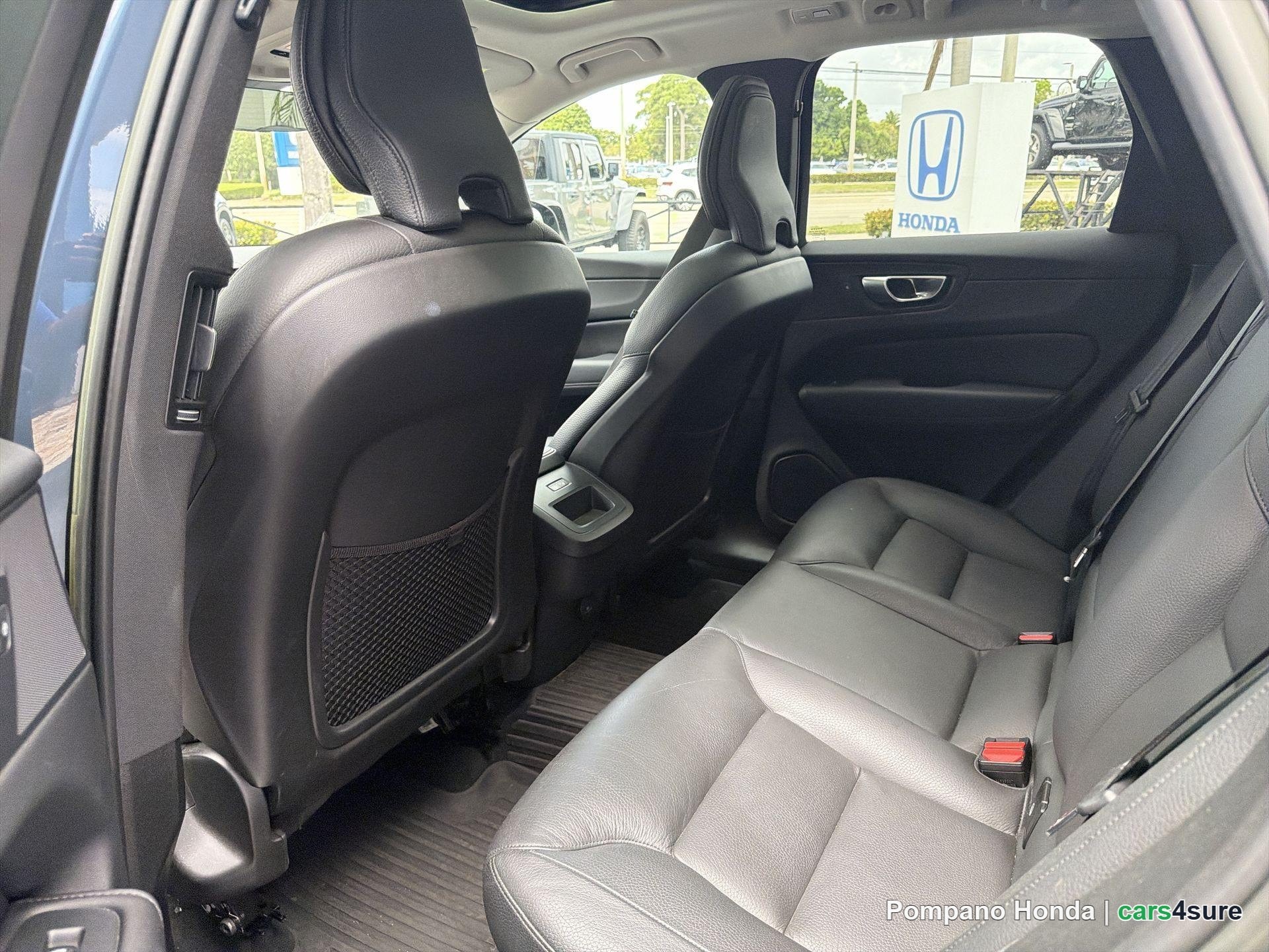 2023 VOLVO XC60 Plus Dark - Photo 6