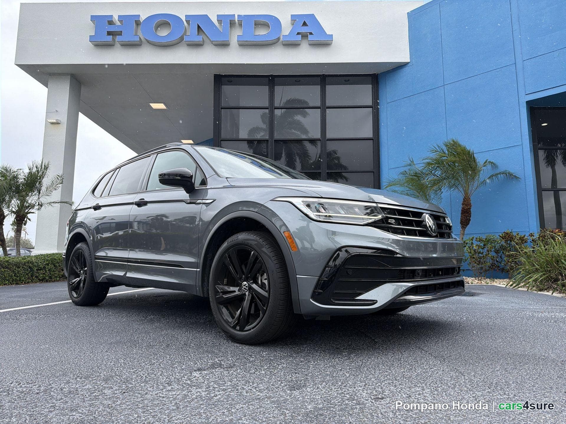 2023 VOLKSWAGEN Tiguan SE R-Line Black