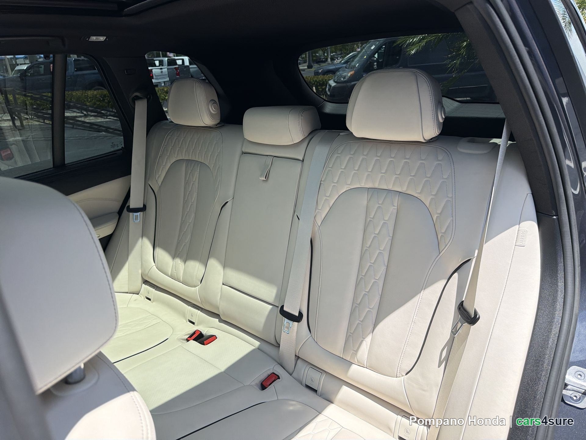 2021 BMW X5 M50i - Photo 9