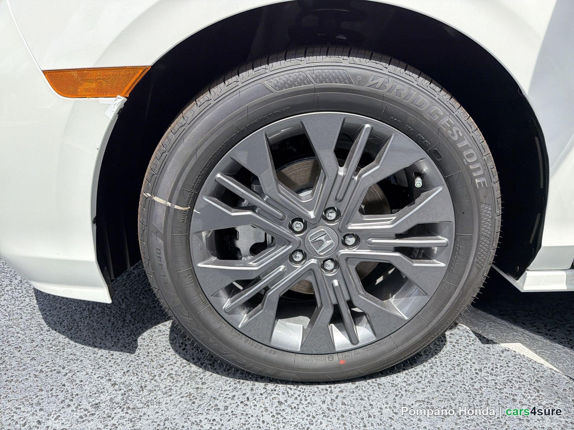 2026 HONDA Odyssey Touring - Photo 2