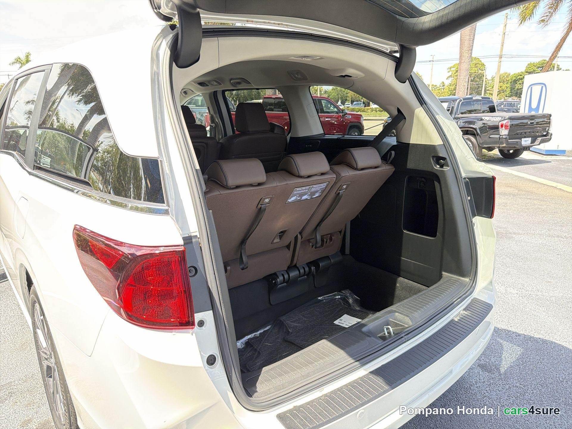 2026 HONDA Odyssey Touring - Photo 4