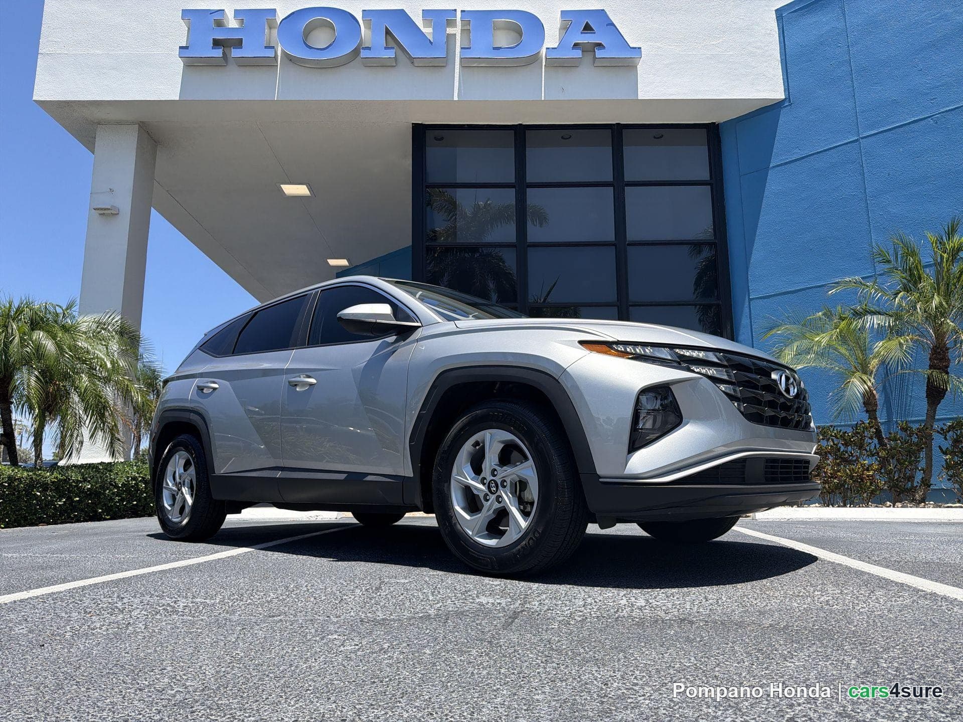 2023 HYUNDAI Tucson SE