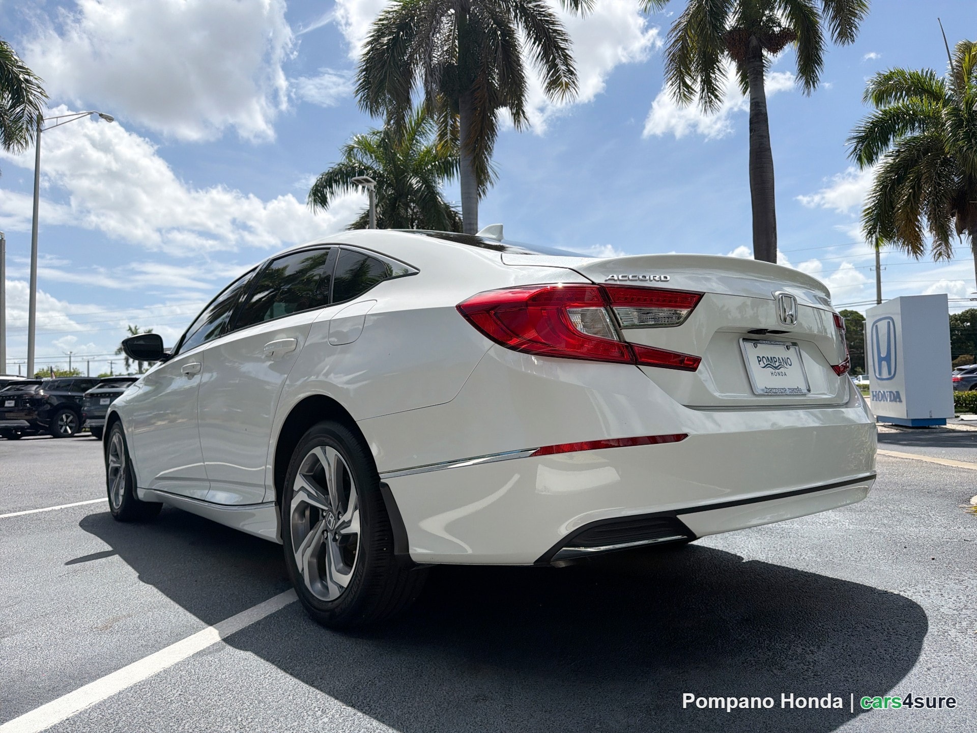 2020 HONDA Accord EX-L - Photo 2