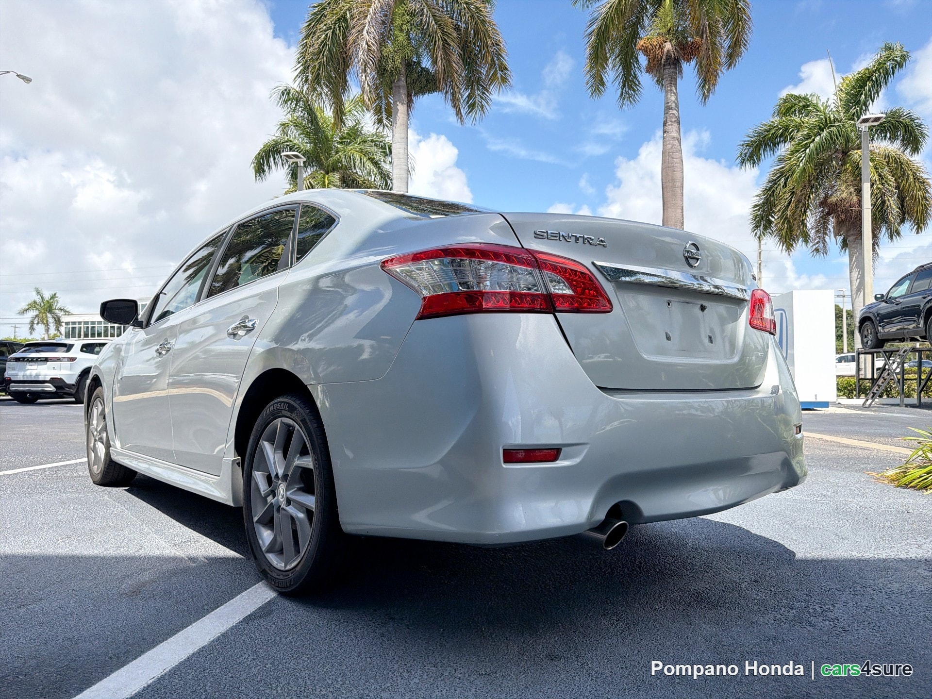 2013 NISSAN Sentra - Photo 3