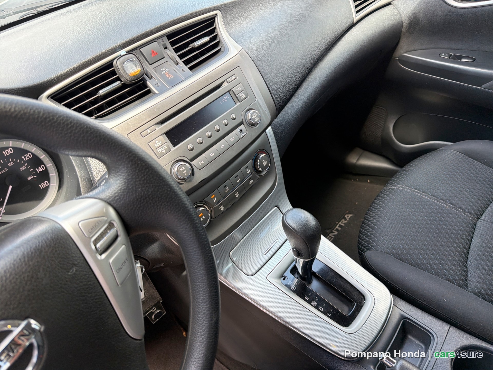 2013 NISSAN Sentra - Photo 11