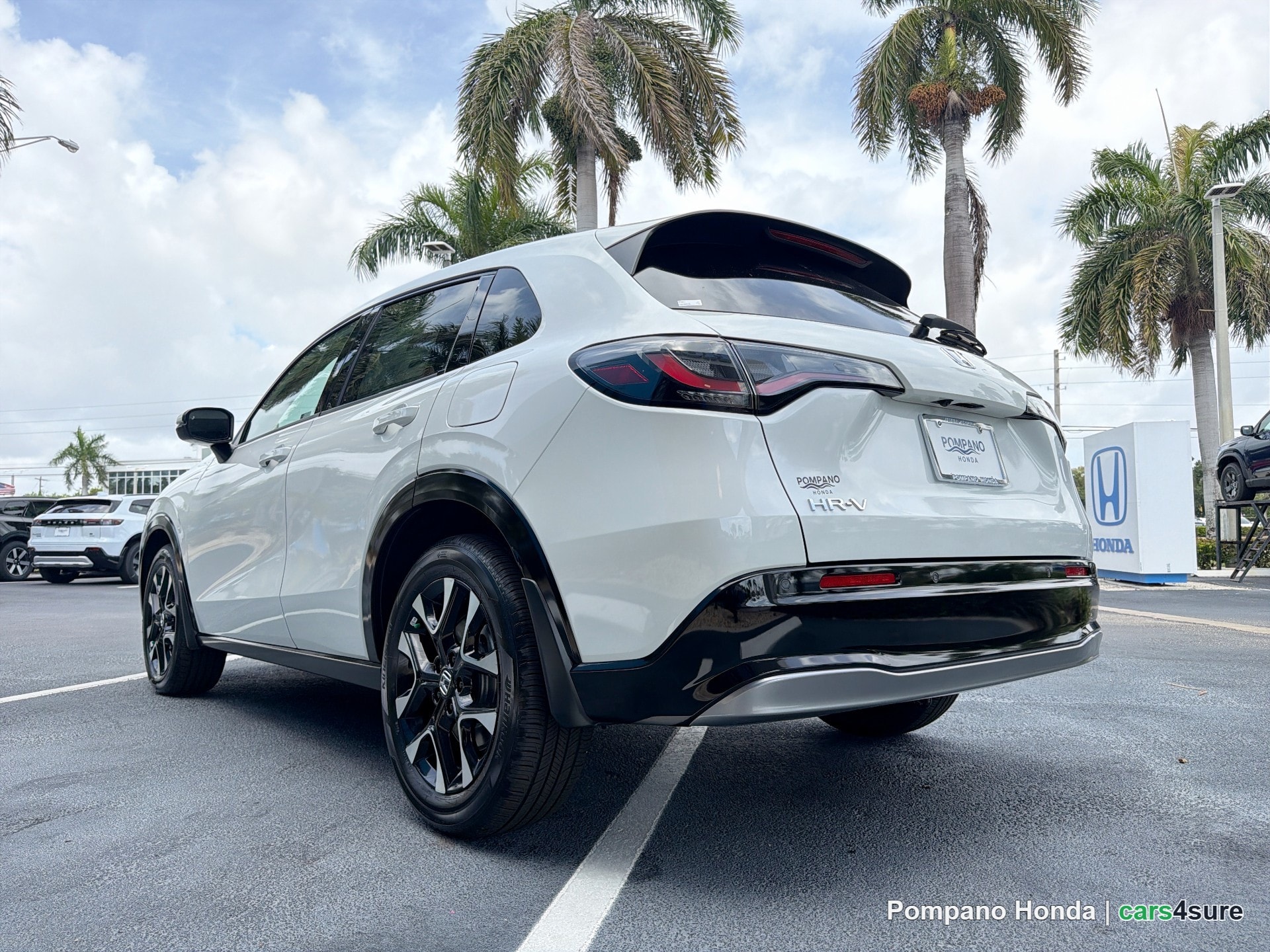 2027 HONDA HR-V EX-L - Photo 3